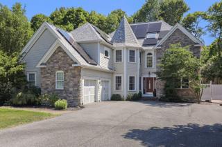 XL Cape Retreat - Pool - Hot Tub - 5min to Beach! - 1