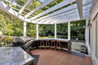 XL Cape Retreat - Pool - Hot Tub - 5min to Beach! - 5