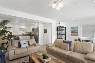 Cozy 2Br Oceanview, Half Block To Popular 29Th St Beach By Beachview Rentals - 2