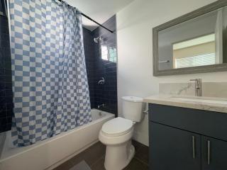 The Blue Hostel - Private Room With Private Bath - USC - DTLA - BMO Stadium - LA OLYMPIC - STAPLES CENTER - 9