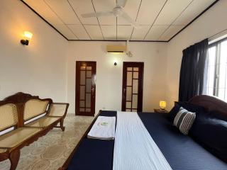 Transit Beach House - 4