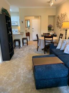 Exclusive Top Floor 1 bedroom in central Irvine one month min - 7