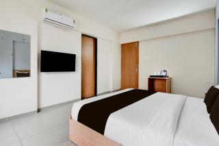 Super Collection O Katraj Bus Stop Formerly Indu Ville - 1