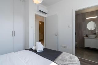 Taupe's 2-BR Apartment & Balcony in Larnaca - 2