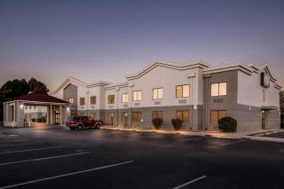 MainStay Suites Decatur River City - 2