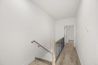 Bright Modern 3 Bedroom Suite in Vancouver - 6