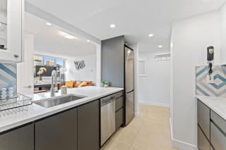 Luxury Downtown 3BR Condo with Views and Full Amenities - 3