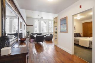 Charmed on Dowling- Light-Filled Apartment - 8