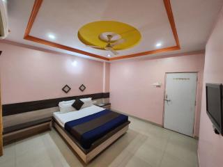 Hotel Sai Laxmi- Walkable Distance from Sai baba Temple - 6