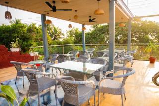 Coco 7 Beach Resort - 3