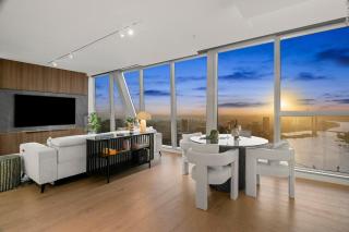 Executive City Retreat - Incredible Views and Parking! - 6