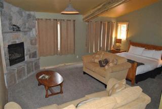Arrowhead Mountain Lodge - 4