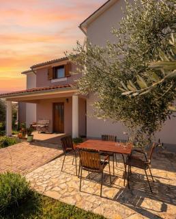 The Garden Suite App 1 - 0