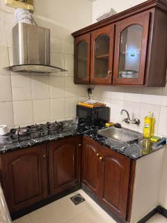 Cozy & Stylish Modern Apartment, F11 Markaz - 2