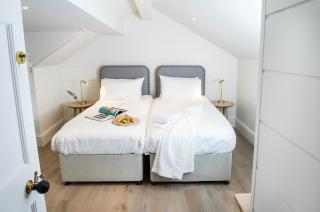 One Shore Street - 9