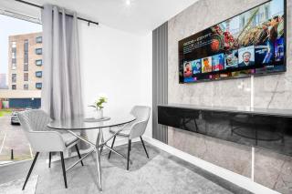 New Stylish City Centre Apartment - King Bed - Fast Wi-Fi - Netflix 36C - 6