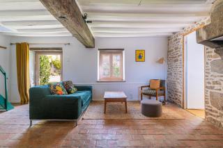 La Garencière - Gîtes, salle de jeux, piscine et animaux - 1