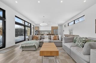 Ultra Luxurious Modern Oasis Private Spa Sauna - 4