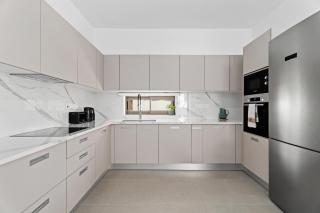 St Nicholas Luxury 3-Bed Villa - 2