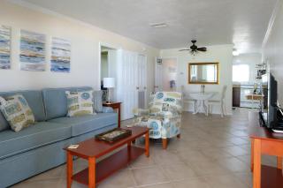 Pet-Friendly And Really Close To Beach! - 3
