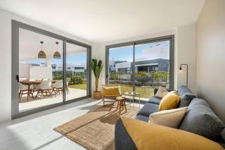 Modern apartment with private garden - 0