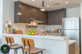 Vogue Al Wasl 1 Residences Near Zabeel Park, Two Bedroom Apartment with Balcony and City View, Access to all Amenities, Walkable to Max Fashion Metro Station - 4
