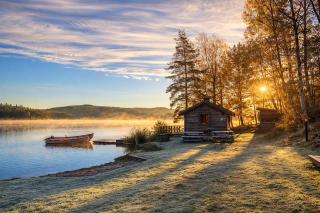 Lakefront Tiny Home by Gothenburg with Loft, Private Jetty, Boat and Paddleboards - 3