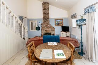 Wilf's Barn, romantic cottage with free parking - 9