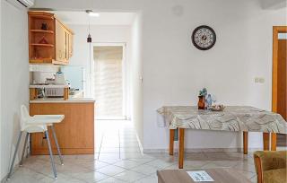 2 Bedroom Awesome Apartment In Vir - 7