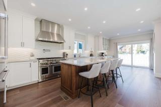 Luxury 5BR Home Steps to Medford Square - 2