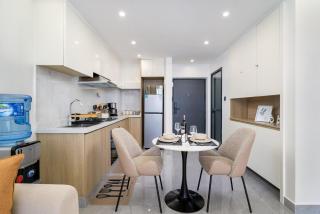 Casa Inikas -Elegant 1BR at Riara One Junction Mal - 4