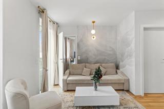 1-BR with Outdoor Space - Onsite Parking for 19,90 per Day - 9