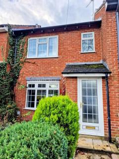 Central modern home with parking - 7