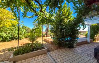 Gorgeous Home In Villespassans - 4