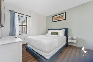 Relaxing 2 Bed 2 Bath Condo with Garden View Balcony 7 Min to Universal - 3