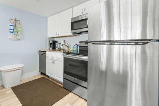 Cozy Condo With Pool Steps From Vanderbilt Beach - 7