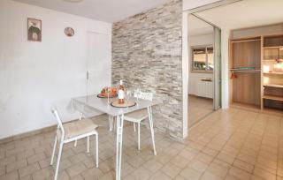 Amazing Home In Lauris - 8