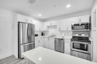 West Brickell #2 Renovated 2 2 Apt + Parking - 2