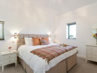 The Hideaway -Ukc3844 - 2