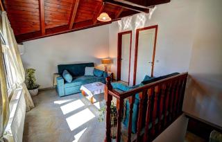 Yiannis seafront apartment - 3