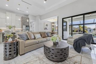 Saltwater Pool, Game Room & Canal-View Escape - Gold Coast Getaway - Roelens - 1