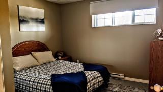 Spacious, Cozy Waterfront Cottage with Hottub and Sauna - 3