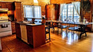 Spacious, Cozy Waterfront Cottage with Hottub and Sauna - 1