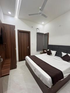 Hotel Divaa inn - Mathura - 3