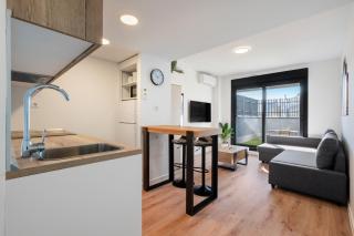 Urban Executive Suites with parking and pool - 9