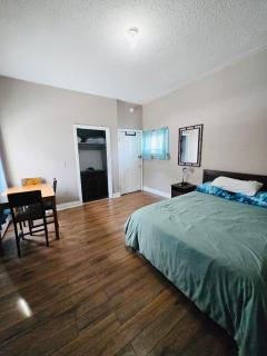 Suites on East Side near Whole Foods, Brown University, Miriam Hospital, MBTA, Downtown, - 4