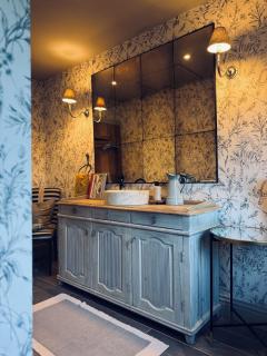 Chic Pet-friendly Cottage with Private Office, Garden & Parking, 30 min to London - 3