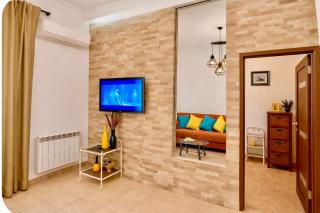 Cosy One bedroom Appartment with open balcony terrace, near Opera, Tumanyan & Pushkin streets, Self Check in, city centre, Yerevan - 4