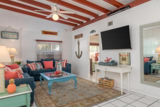Blue Bungalow - 2