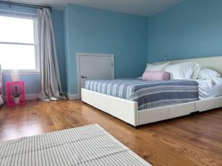 Bright Lavallette 4BR Private Yard Walk to Beach - 2